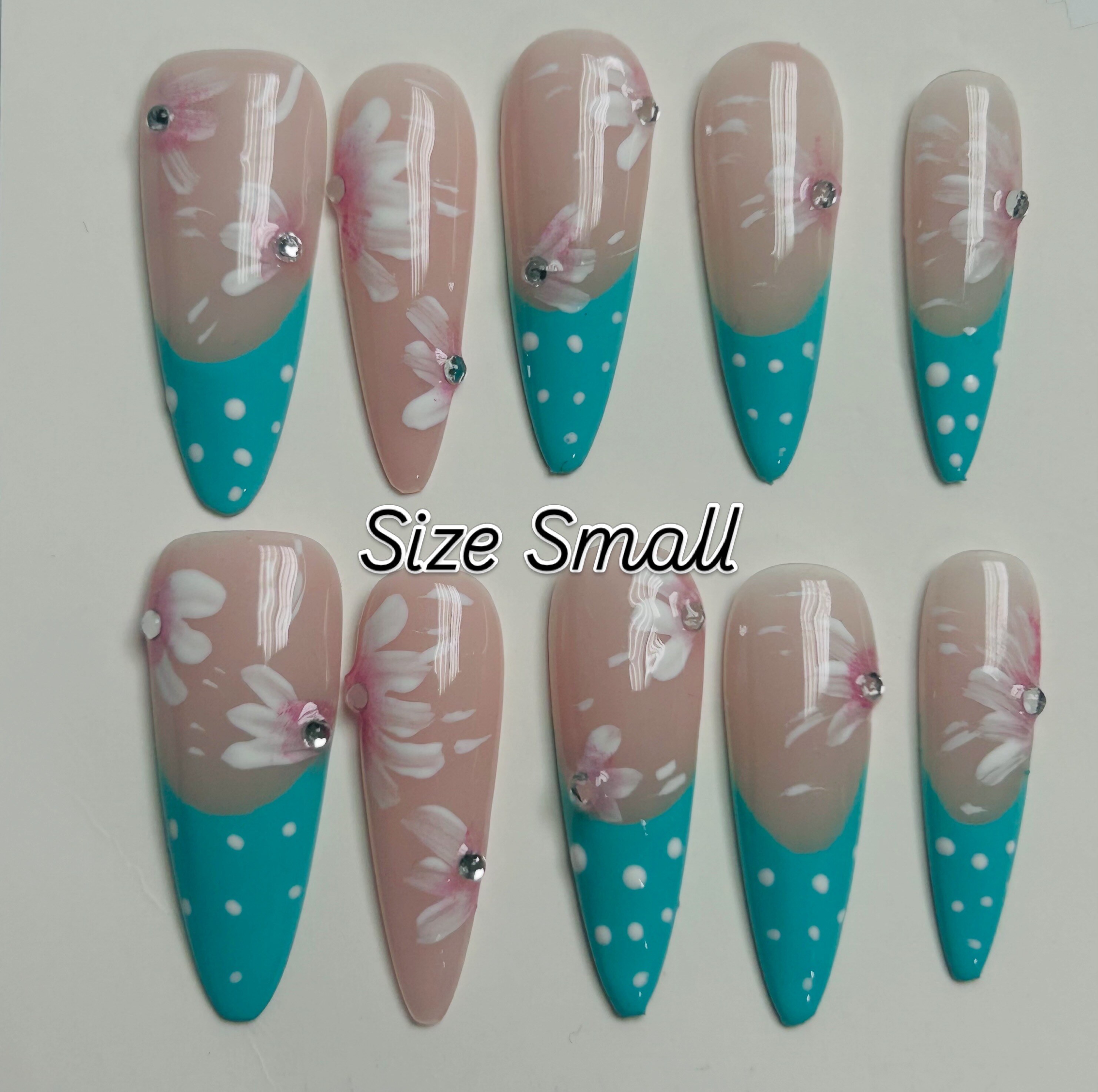 Set de uñas press on Aqua Blossom
