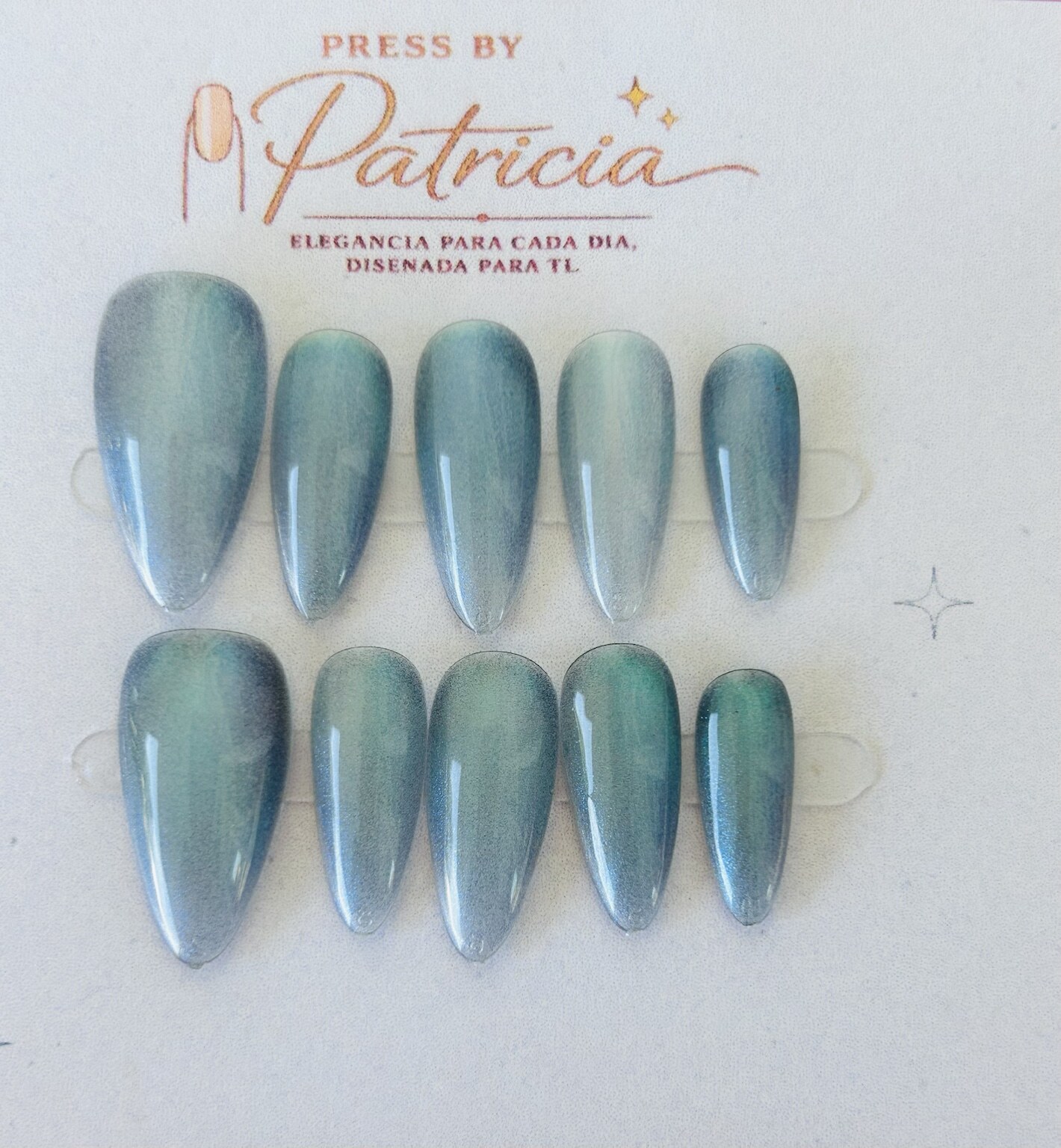 Set de uñas press on Aqua Silk