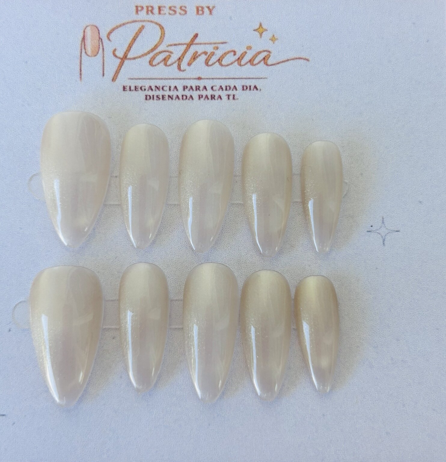 Set de uñas press on Moonstone Ivory
