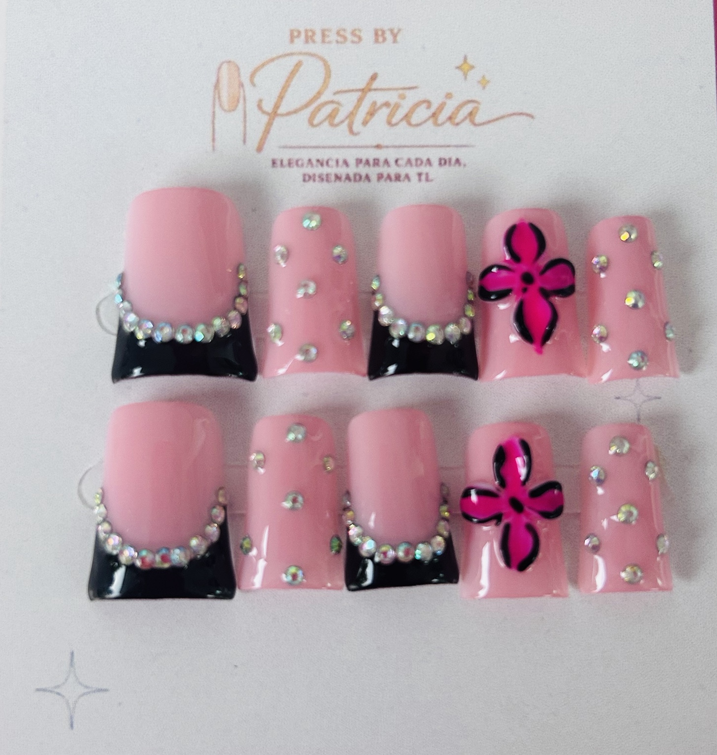Set de uñas press on Noir Blossom