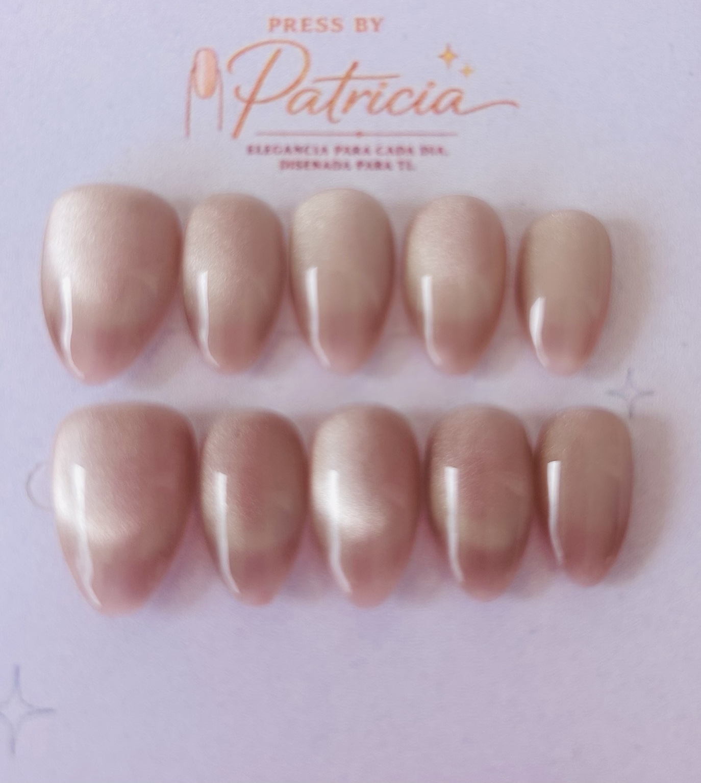 Set de uñas press on Nude Essence